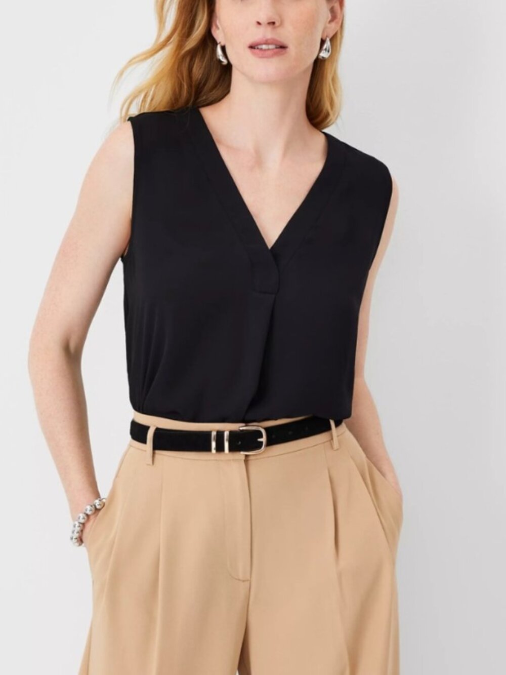 Ann Taylor Sleeveless V-Neck Mixed Media Blouse Shell Black Size MP